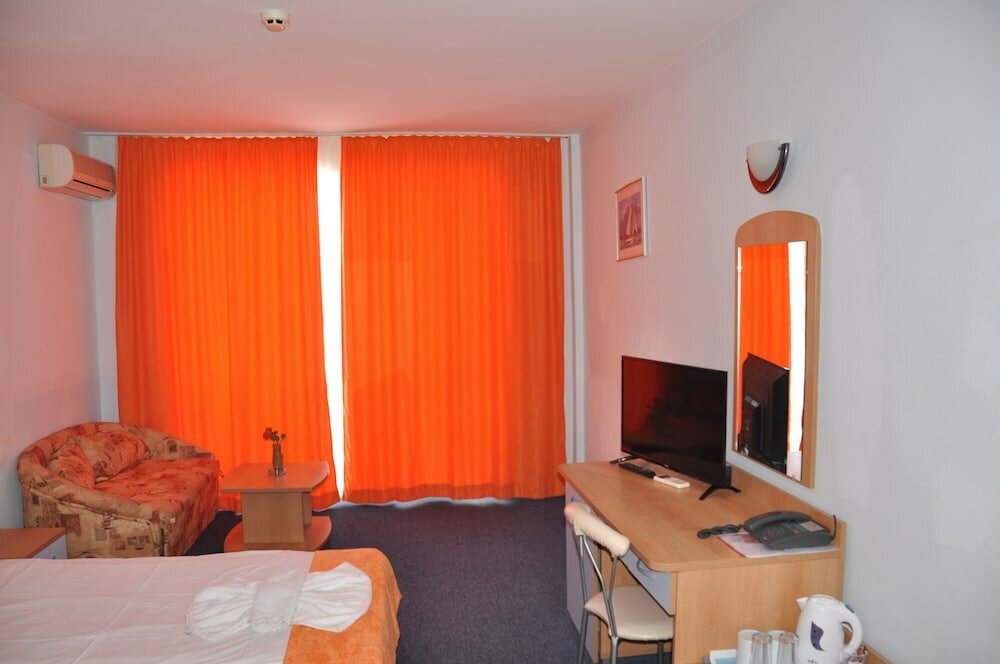 Фото Hotel BelleVille