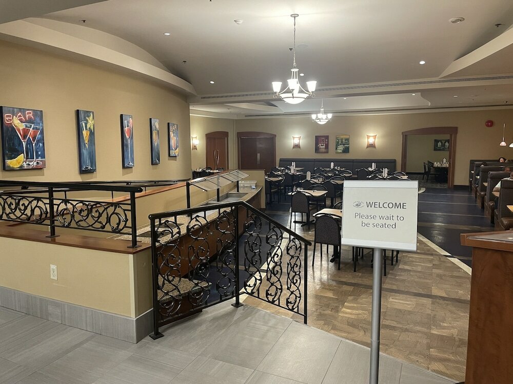 Фото Victoria Inn Hotel and Convention Centre Winnipeg