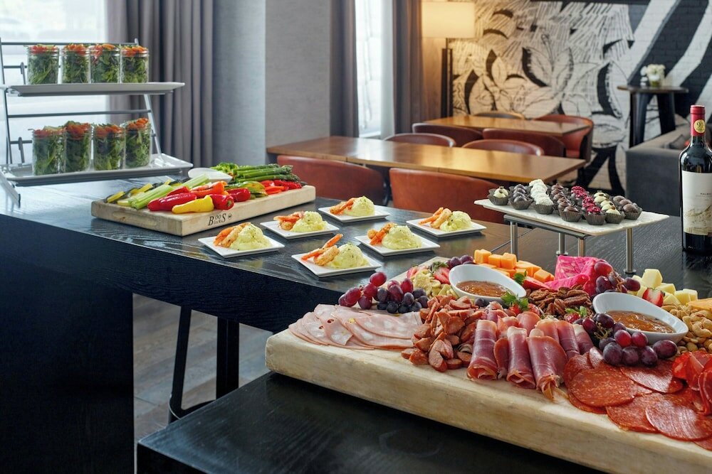 Фото Renaissance Atlanta Airport Gateway Hotel