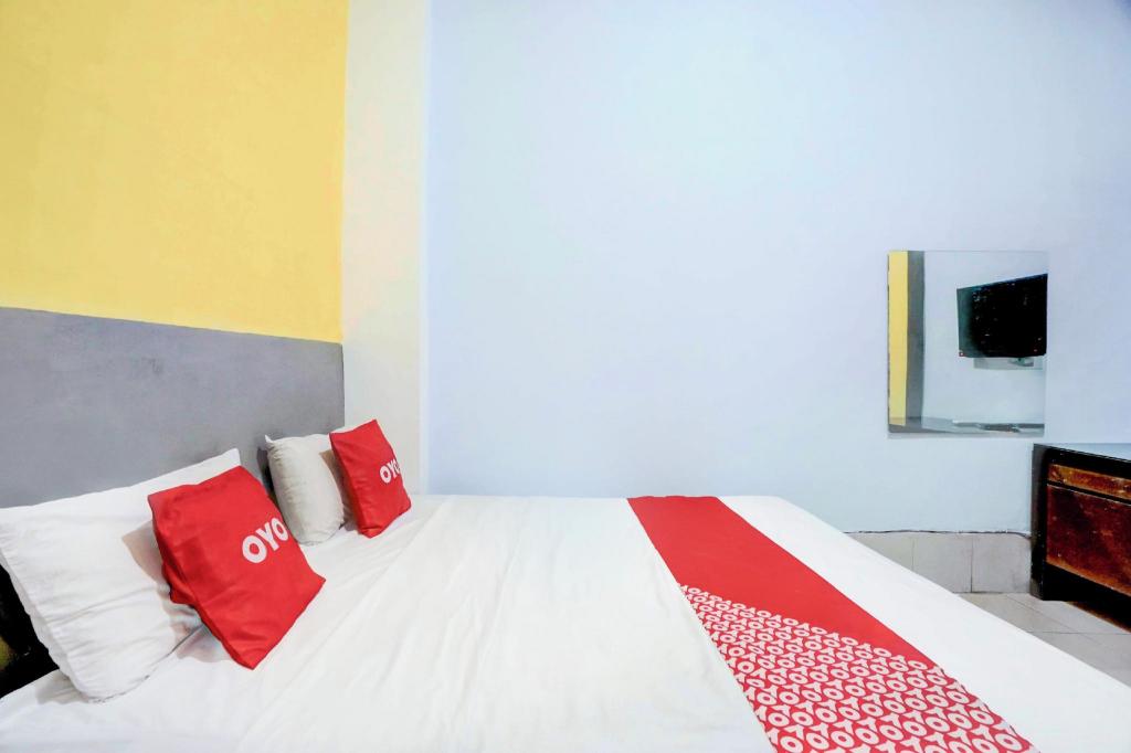 Фото RedDoorz near Taman Bungkul