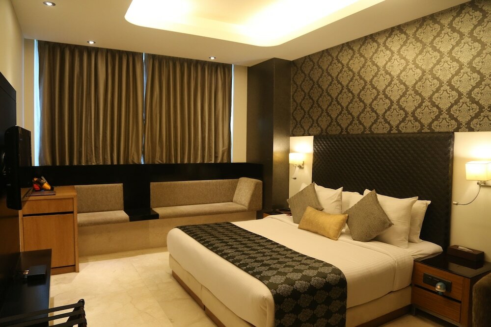 Фото The Allure Hotel R-57