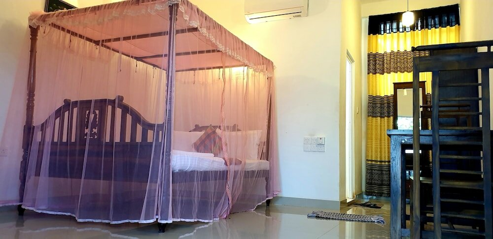 Фото Hotel Crown Plaza Katunayake