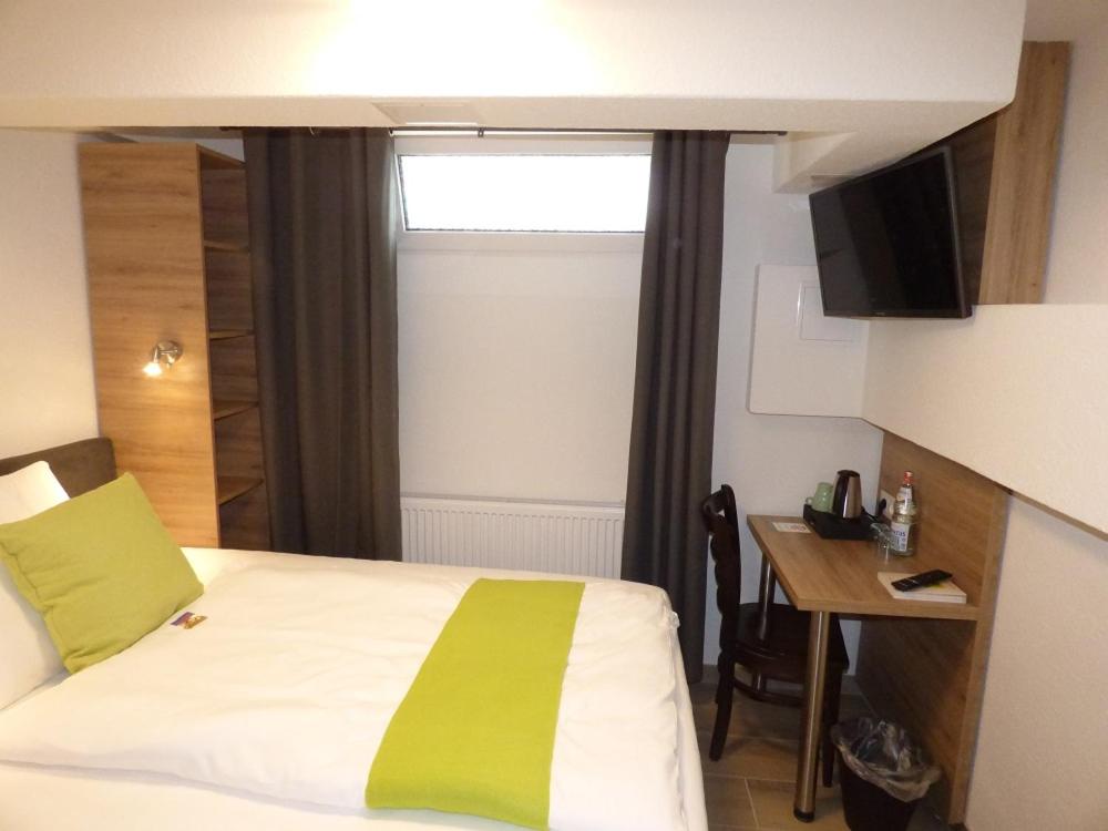 Фото Art Inn Hotel Dinslaken