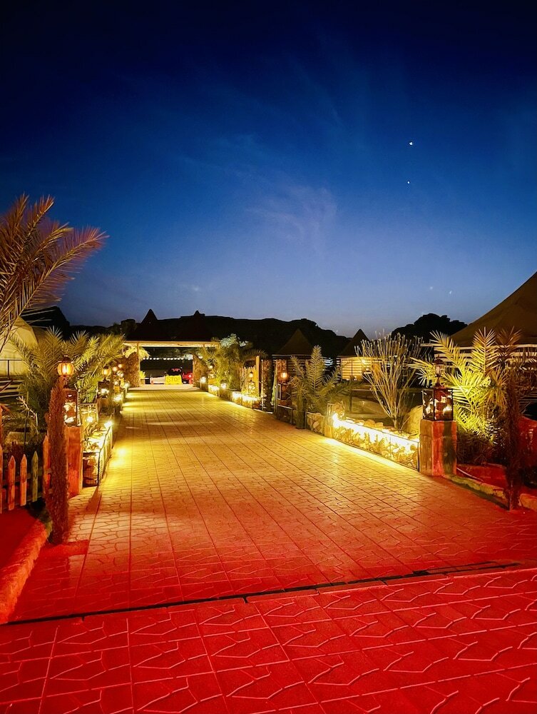 Фото Hasan Zawaideh Camp