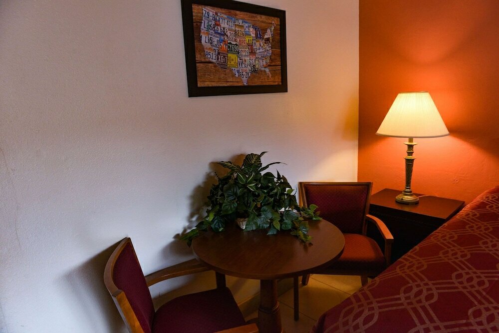 Фото Econo Lodge North