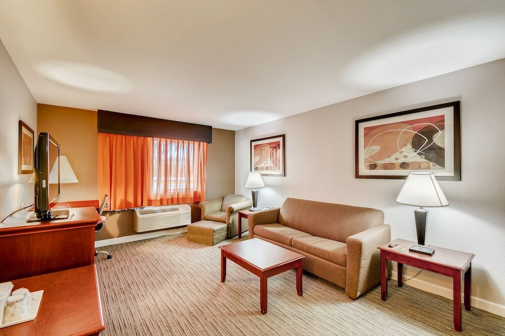 Фото Orangewood Inn & Suites Midtown