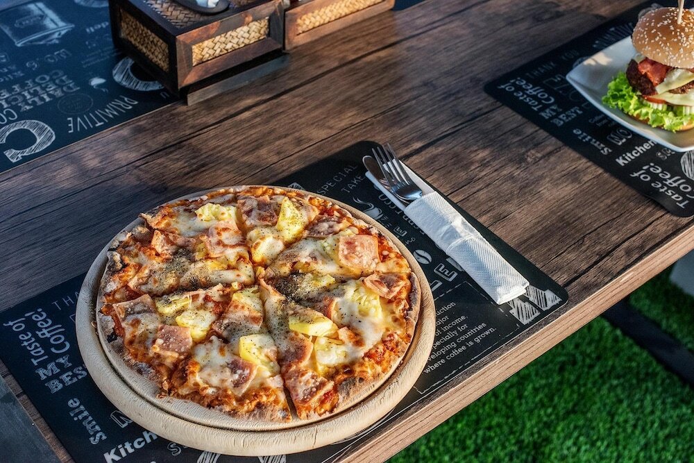 Фото Hallo Patong Hotel & Restaurant