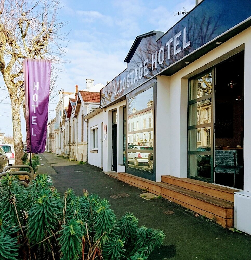 Фото Accostage Hotel