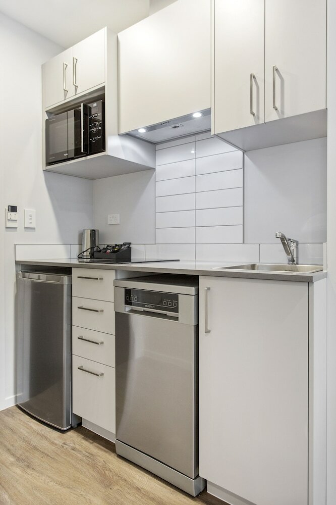 Фото Ramada by Wyndham Newmarket Auckland