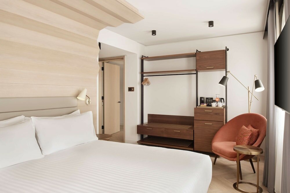 Фото Canopy by Hilton London City