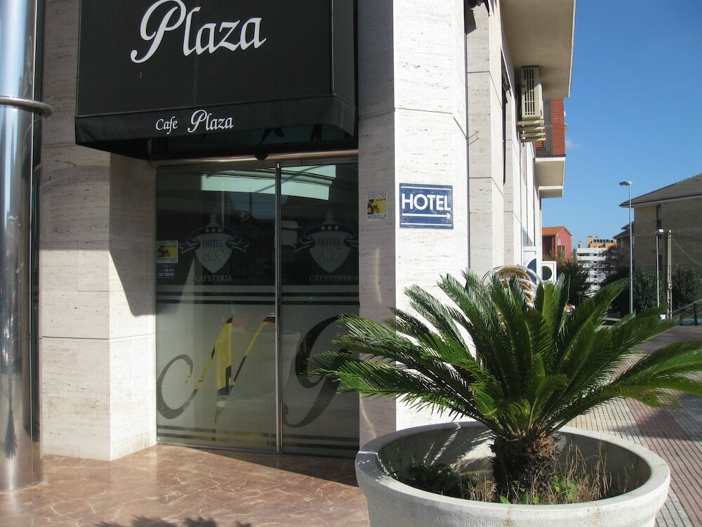 Фото Hotel Nueva Plaza