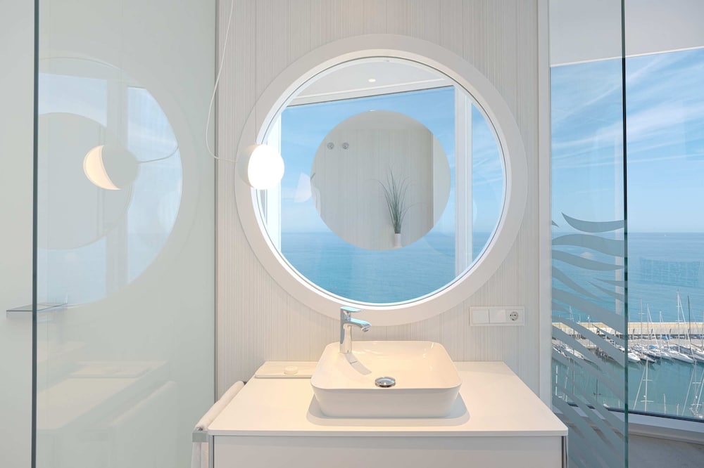 Фото Hotel Marina Badalona