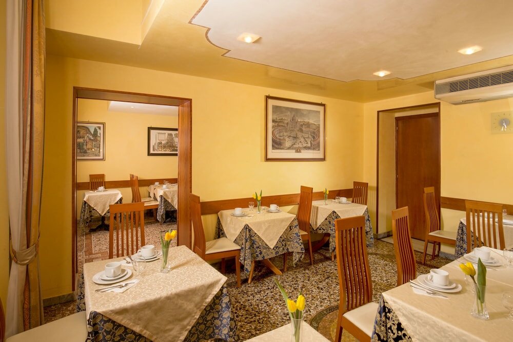 Фото Hotel Sonya