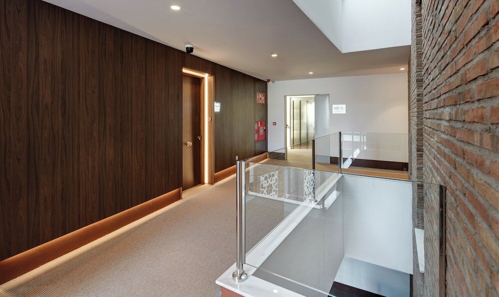 Фото Sercotel Granada Suites