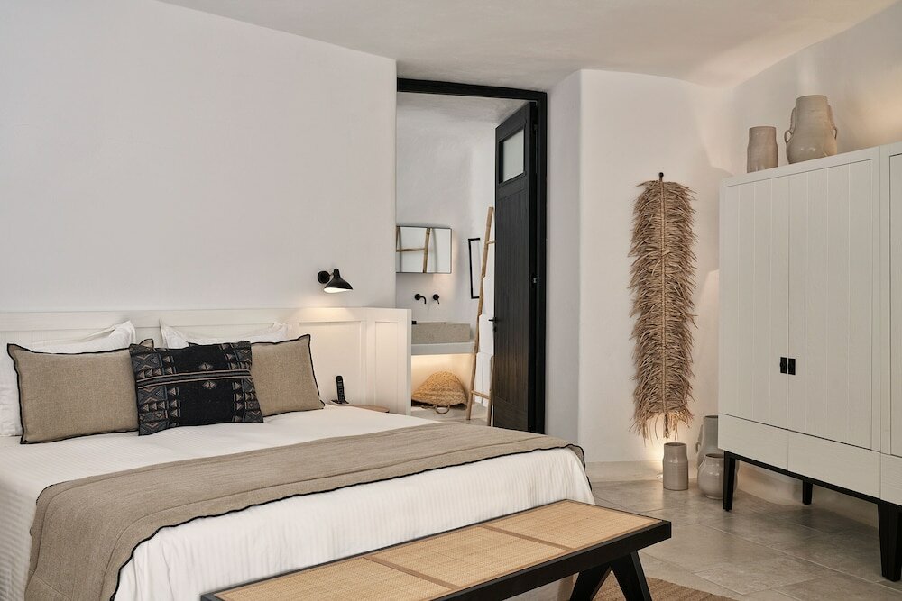 Фото Charisma Suites