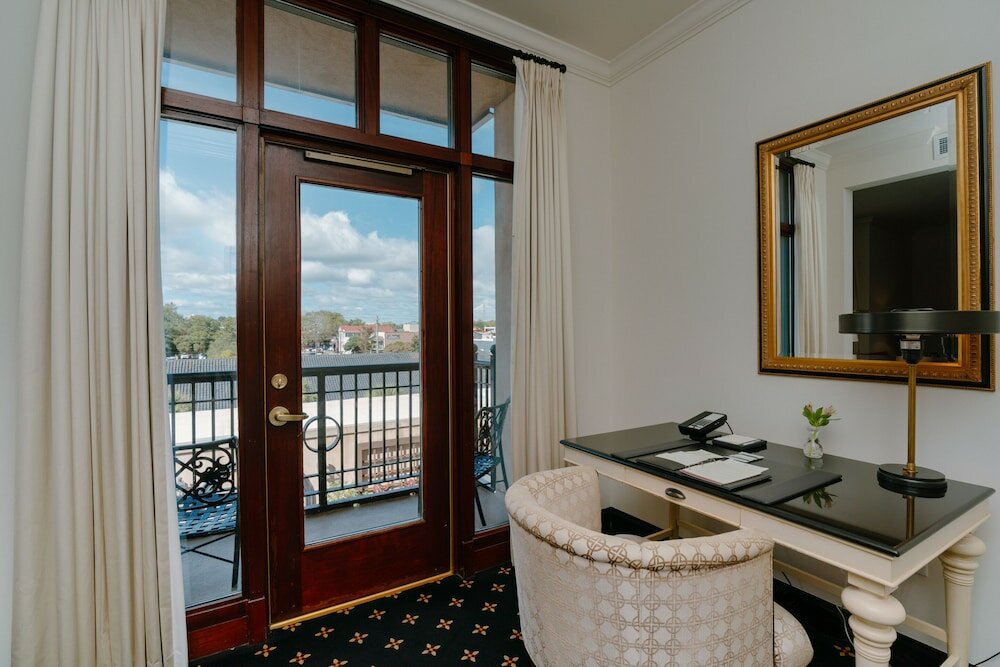 Фото French Quarter Inn