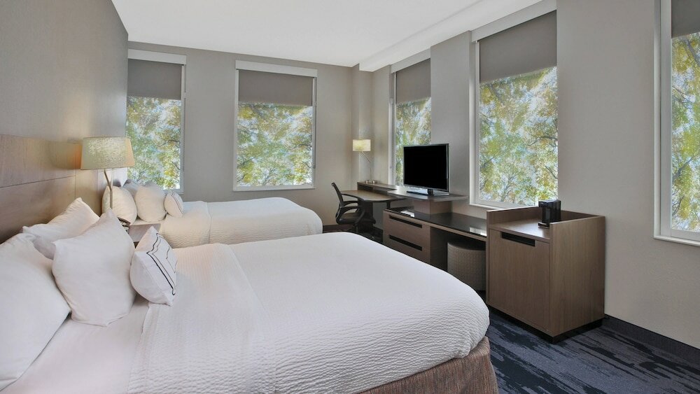 Фото Fairfield Inn & Suites by Marriott Milwaukee Downtown