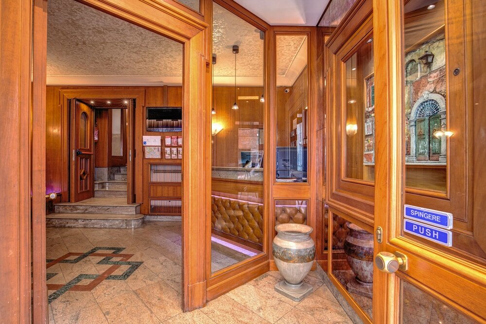 Фото Hotel Verona