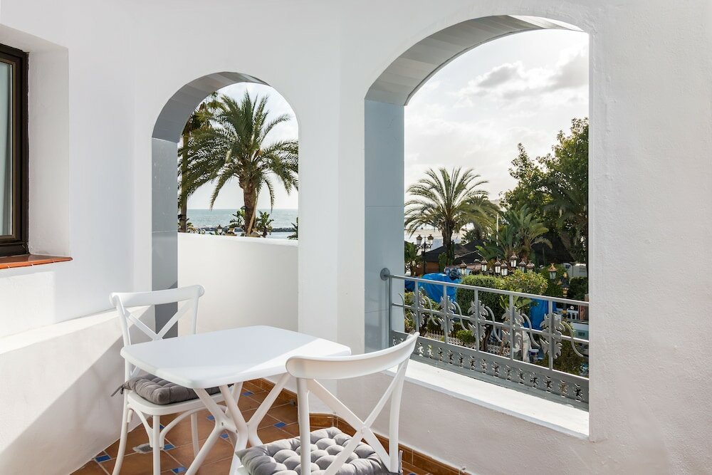 Фото Boutique Hotel Puerto Banus B51 & Park Plaza Suites Apartamentos