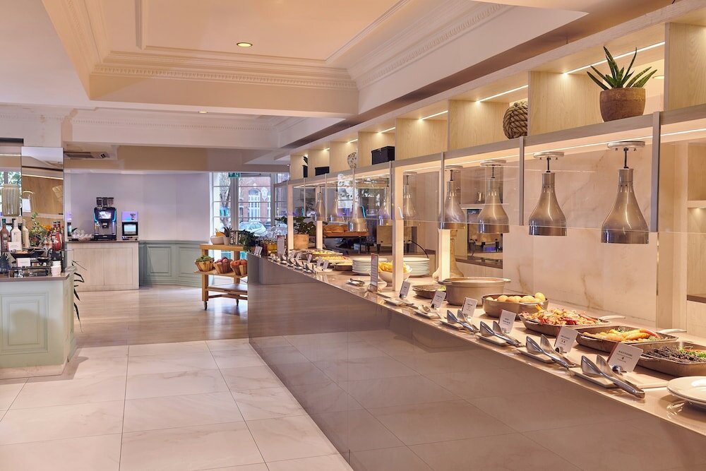 Фото The Level at Meliá White House