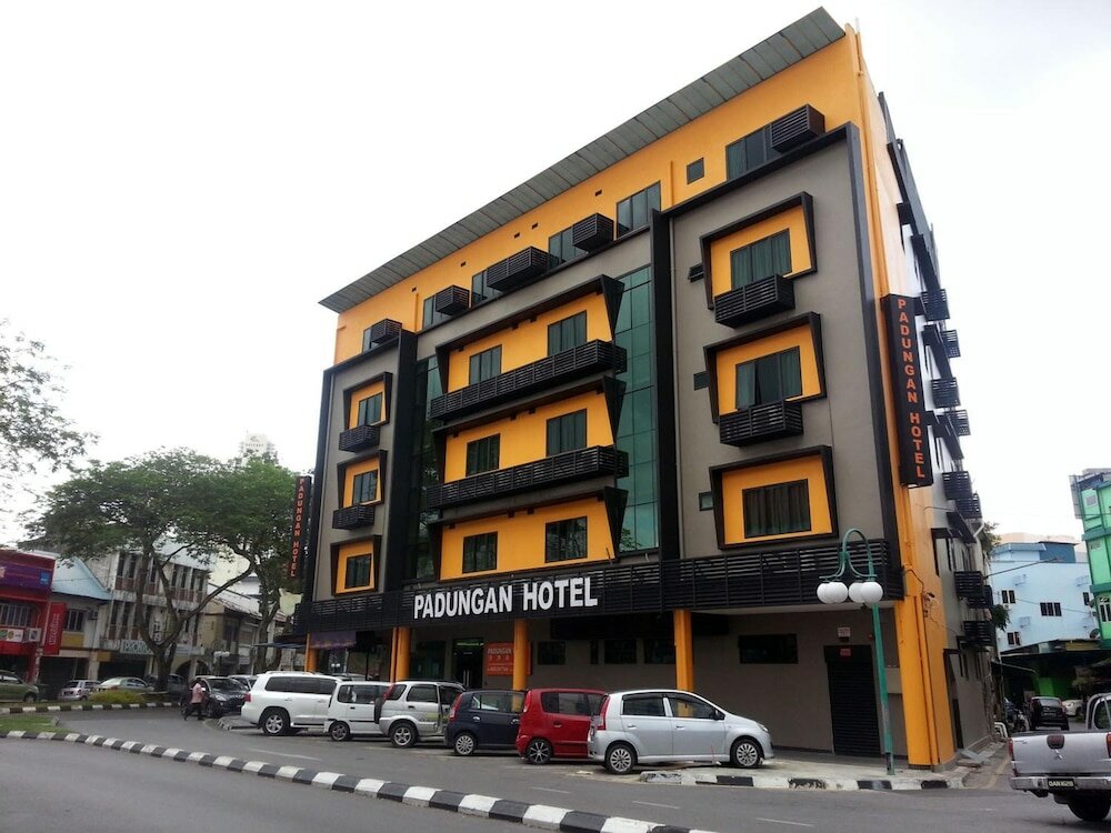 Фото Padungan Hotel