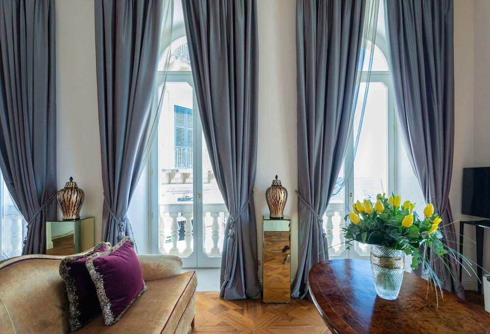 Фото Grand Hotel Des Ètrangers