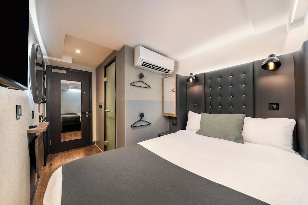 Фото Point A Hotel - Westminster, London