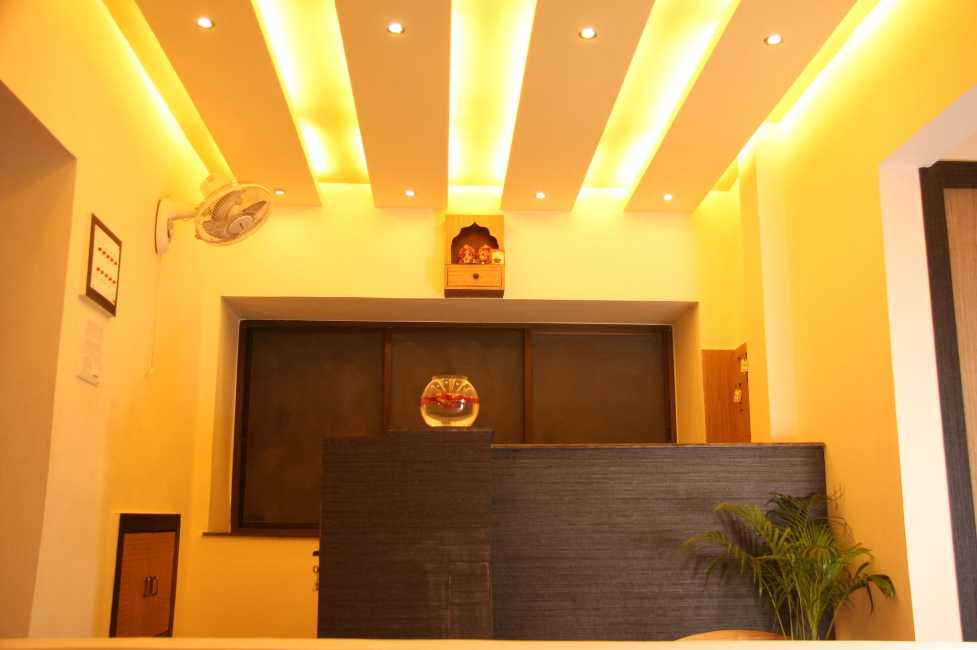 Фото Hotel Trimoorti