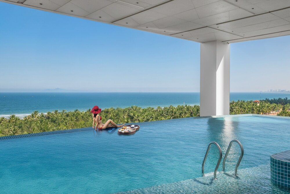 Фото Awaken Danang Hotel