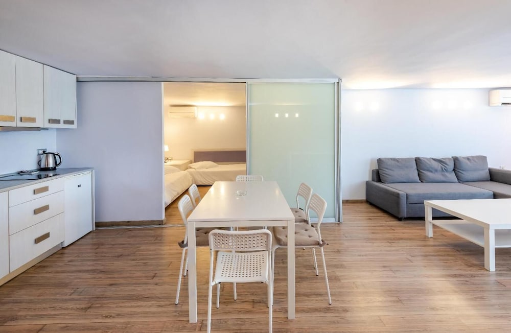 Фото Hotel Triton