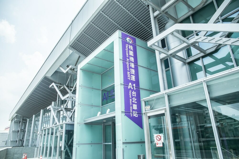 Фото We Come Hostel