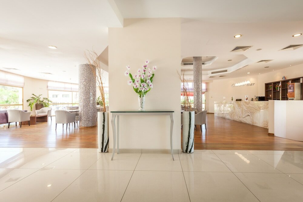 Фото Crown Resorts Henipa