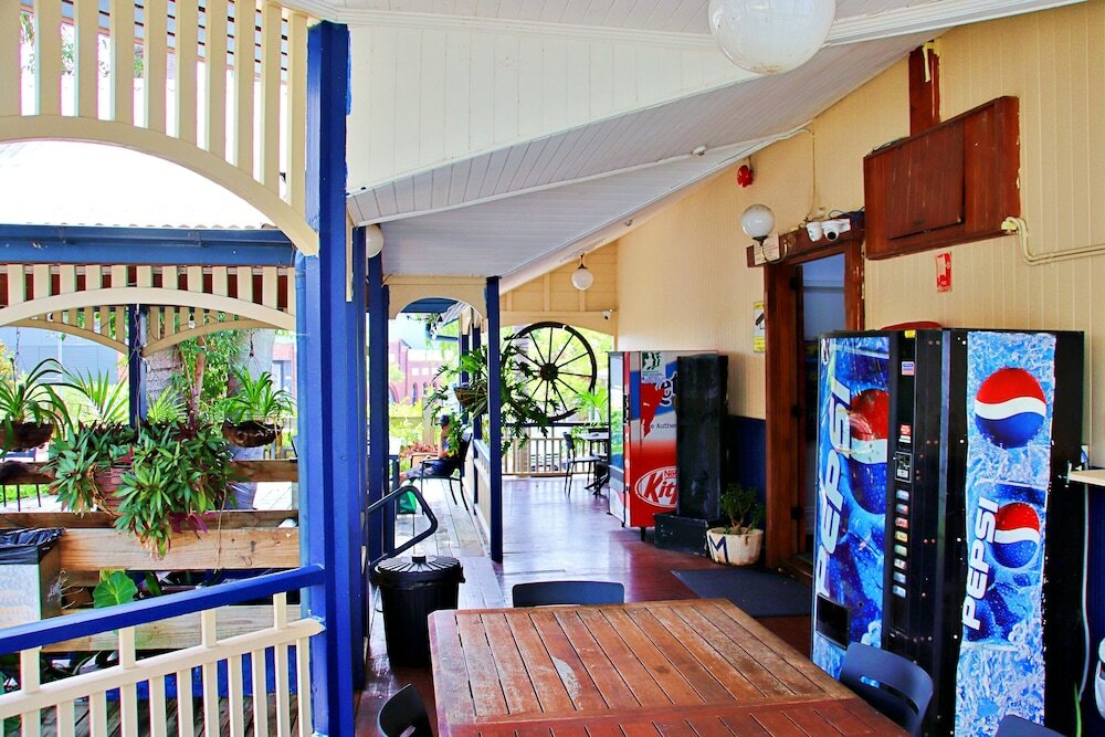 Фото Brisbane Manor Hotel