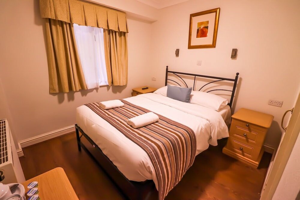 Фото The Fairway Hotel