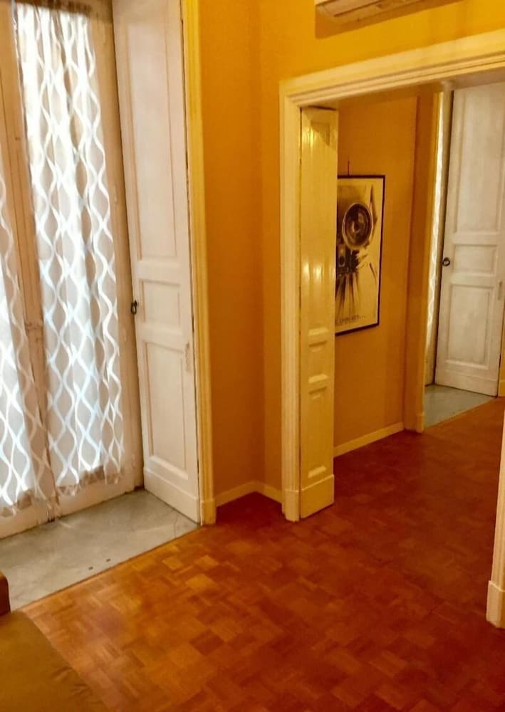 Фото Amedeo Square