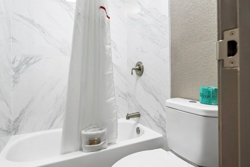 Фото Red Roof Inn Tampa Fairgrounds – Casino