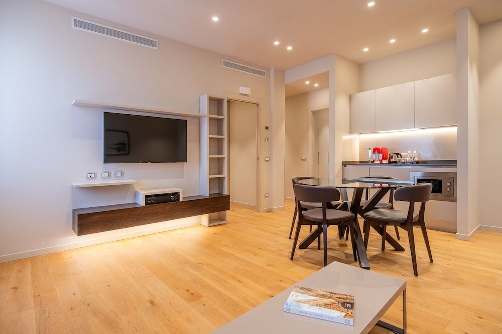 Фото Oriana Suites Verona