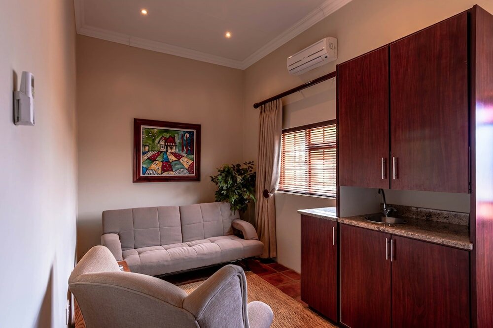 Фото Mooiplaas Guesthouse