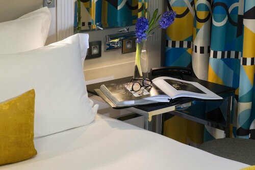 Гостиница Hôtel Les Matins de Paris & SPA в Париже
