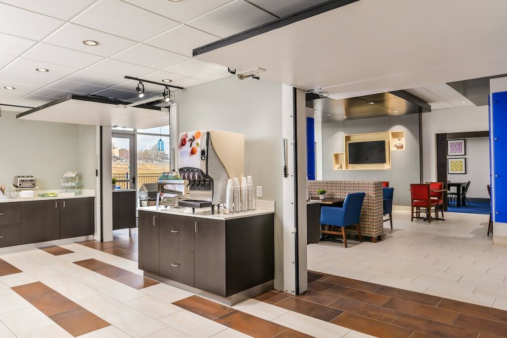 Фото Holiday Inn Express & Suites Kansas City - Lee's Summit, an Ihg Hotel