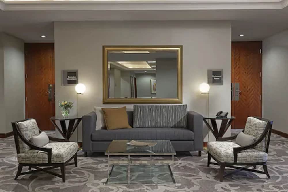 Фото Cambridge Suites Toronto