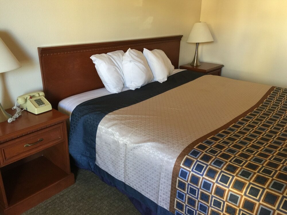 Фото Vantage Point Inn Woodland Hills