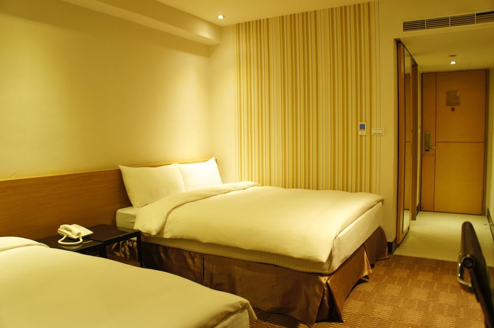 Фото Country Garden Hotel