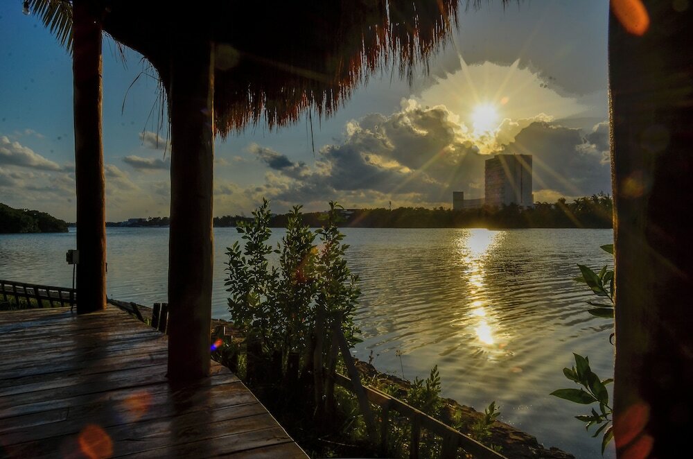 Фото Nílu Cancún Zona Hotelera by Selina