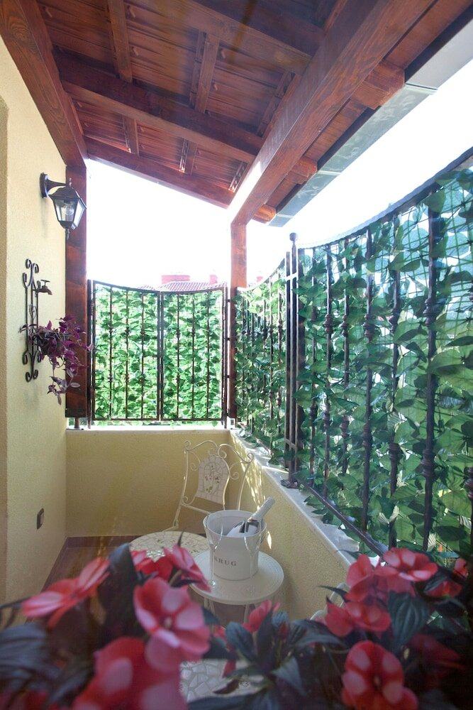 Фото Unique Luxury Rooms