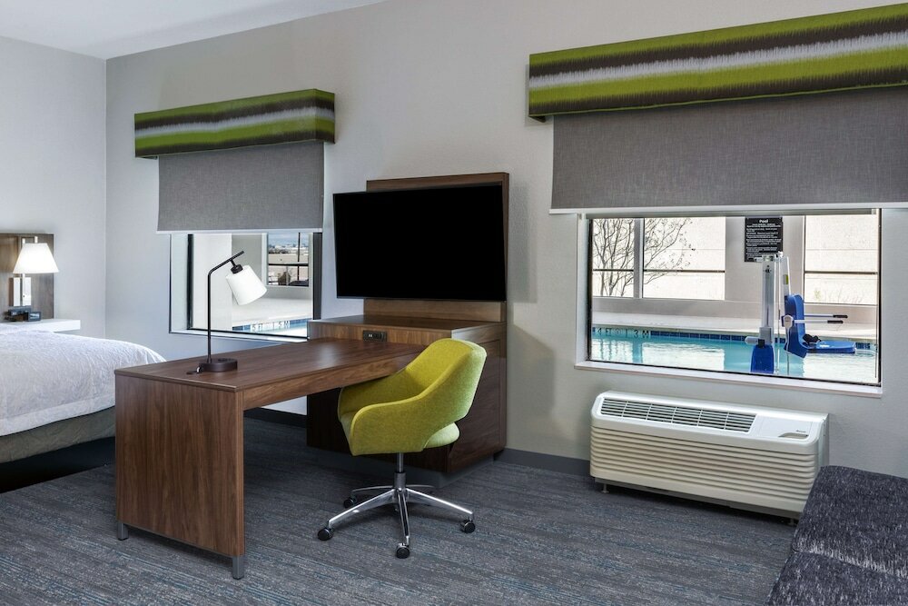 Фото Hampton Inn & Suites Dallas I-30 Cockrell Hill