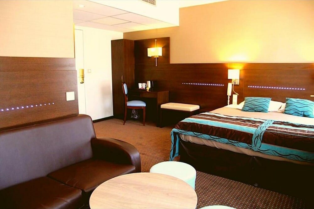 Фото Helgon Hotel – Lourdes Pyrenees