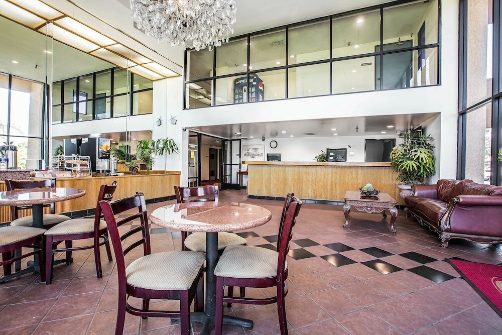 Фото Baymont by Wyndham Ontario