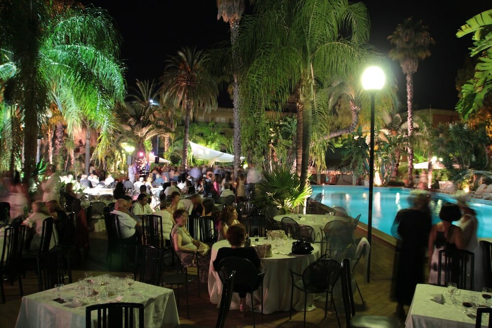 Фото Garden Hotel