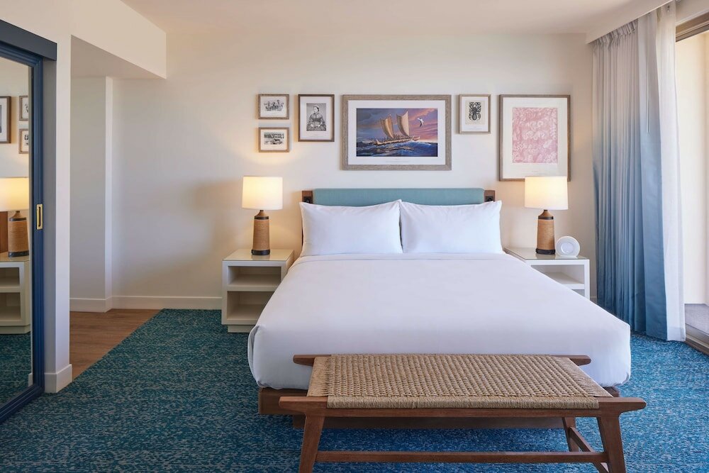 Фото Outrigger Reef Waikiki Beach Resort